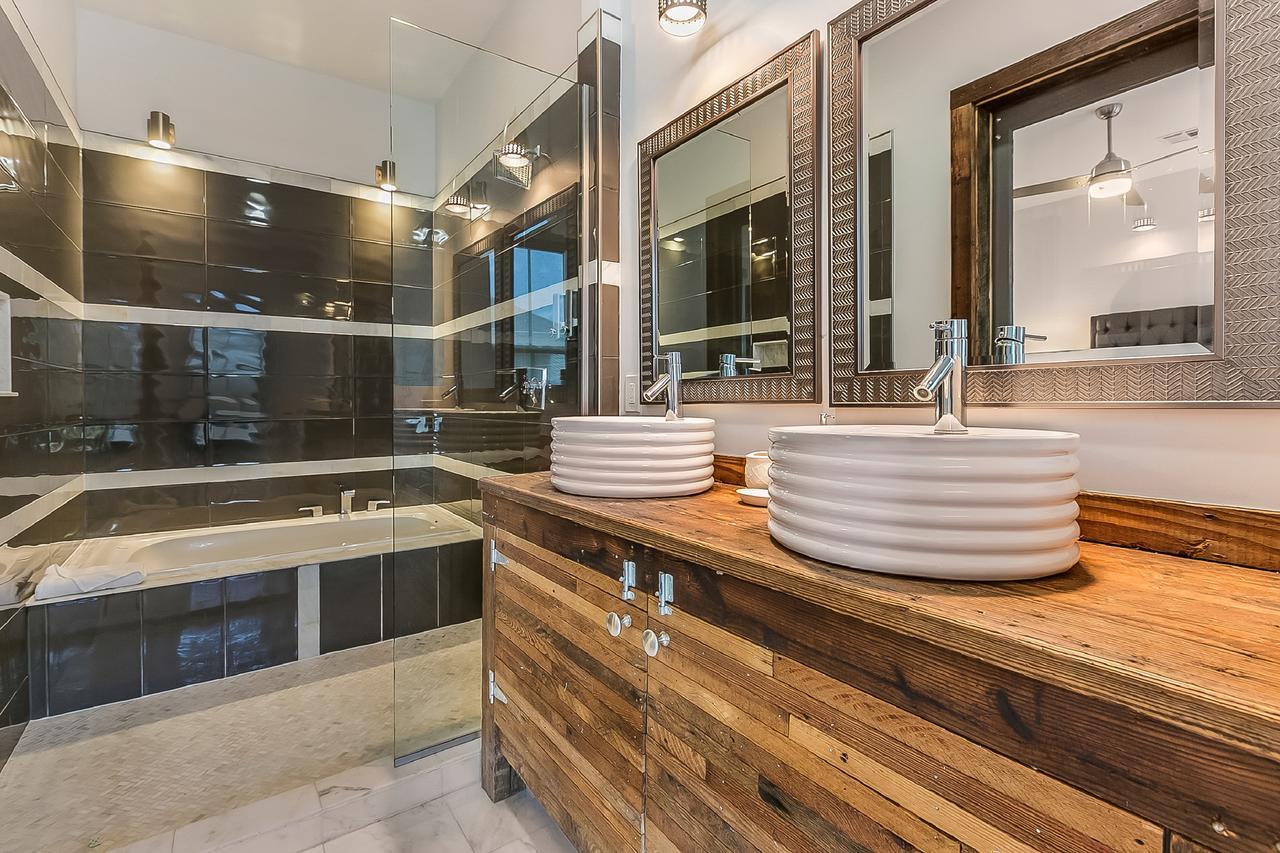 Spacious Loft-style 3br Townhouse By Hosteeva Apartment