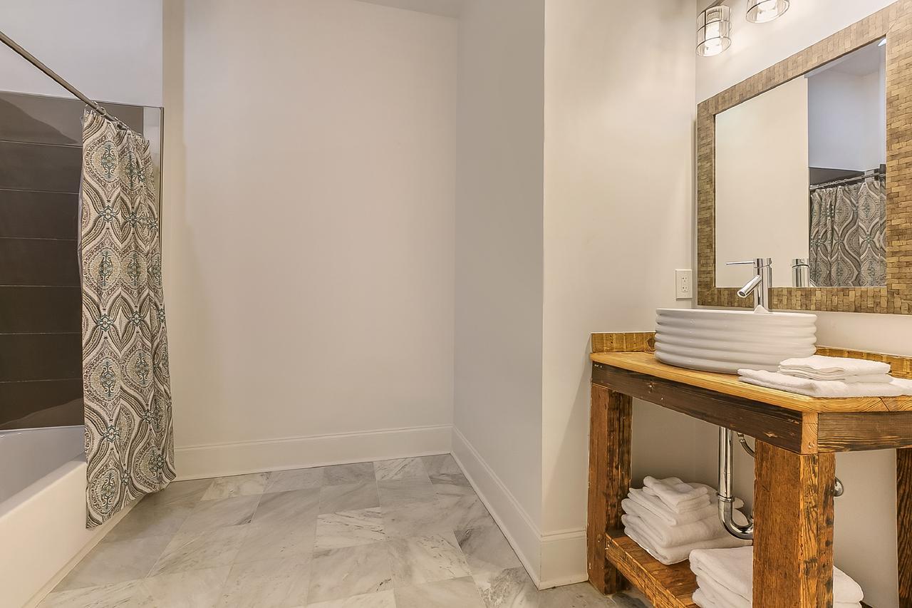 Apartment Spacious Loft-style 3br Townhouse By Hosteeva New Orleans